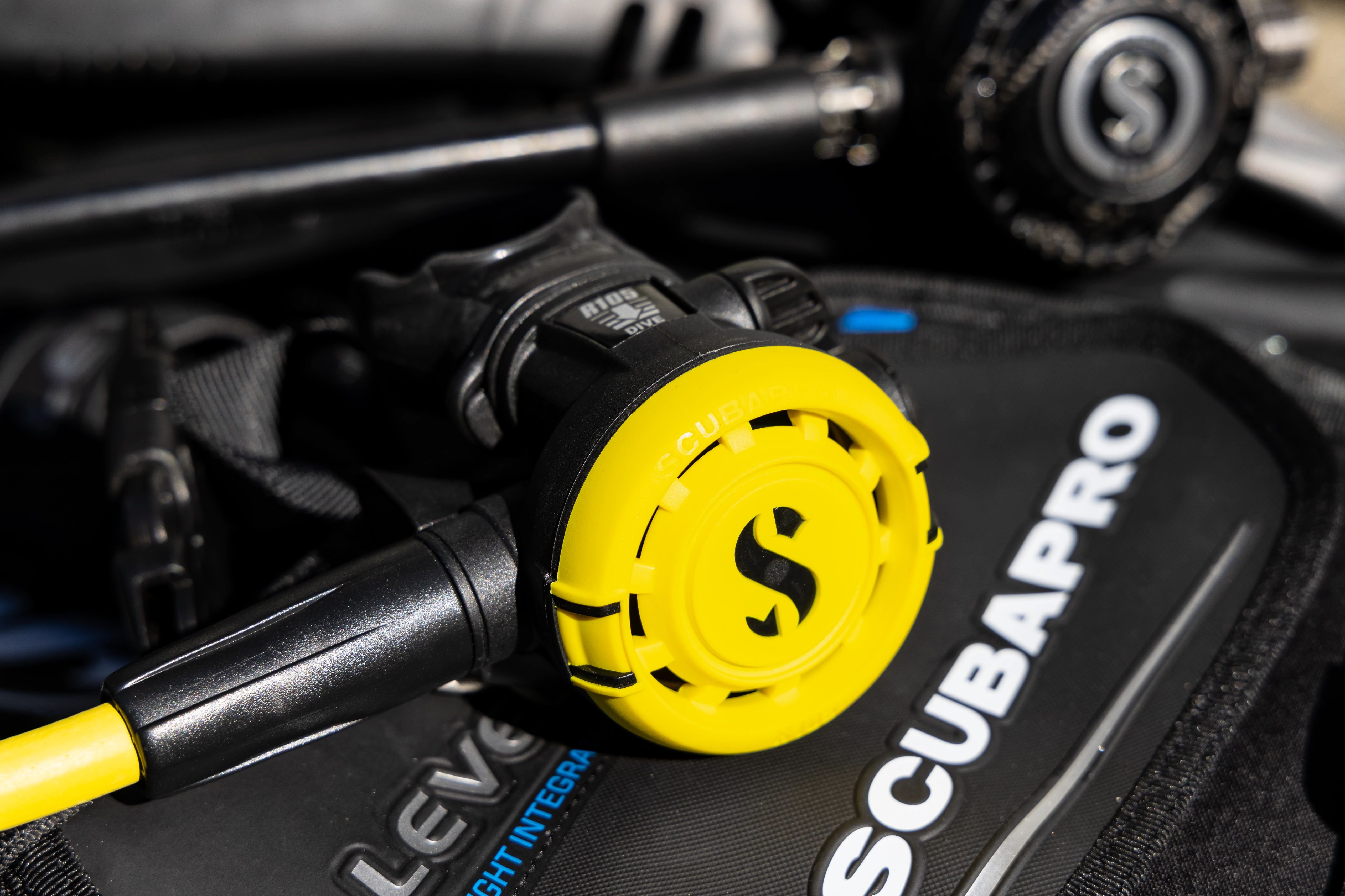 Free SCUBAPRO R105 Octo