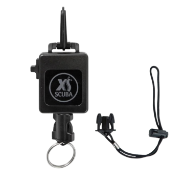 Flashlight/Camera Locking Retractor